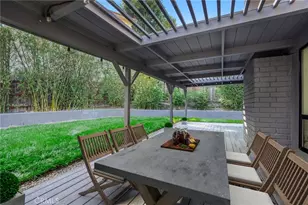 22250 Capulin Ct, Woodland Hills, CA 91364 - Photo 25