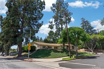 19600 Kingsbury Street, Chatsworth, CA 91311 - Photo 3