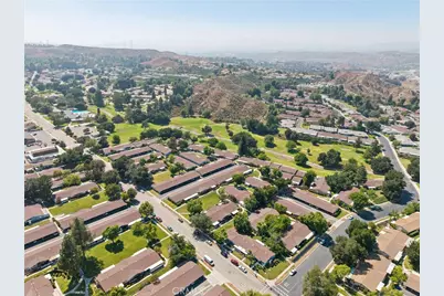 19153 Avenue Of The Oaks, Newhall, CA 91321 - Photo 29