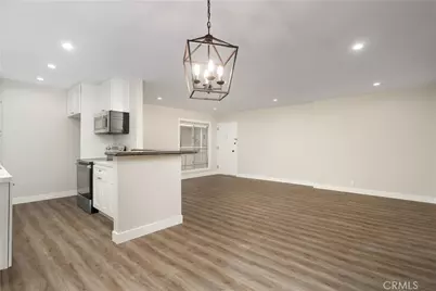 5320 Zelzah Avenue #201, Encino, CA 91316 - Photo 7