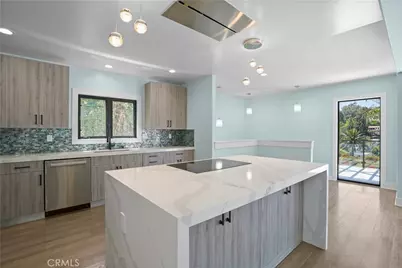 6002 Graciosa, Los Angeles, CA 90068 - Photo 5