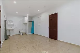 8019 Hatillo, Winnetka, CA 91306 - Photo 25