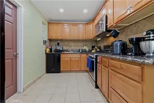 8019 Hatillo, Winnetka, CA 91306 - Photo 27