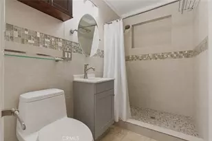 8019 Hatillo, Winnetka, CA 91306 - Photo 13
