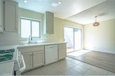 19231 Sherman Way #25, Reseda, CA 91335 - Photo 13