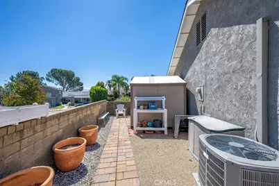 27461 Garza, Saugus, CA 91350 - Photo 31