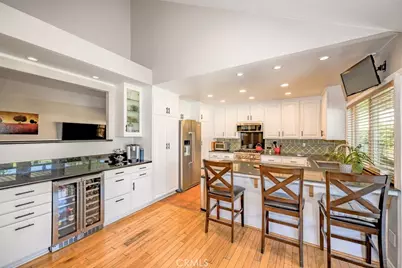 27461 Garza, Saugus, CA 91350 - Photo 3