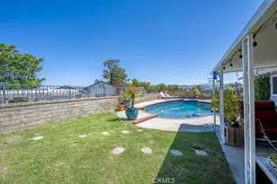 27461 Garza, Saugus, CA 91350 - Photo 29