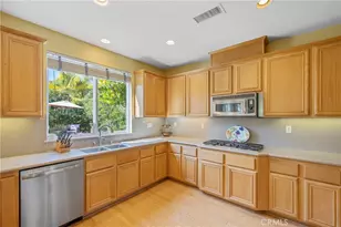 22020 Superior Ct, Saugus, CA 91390 - Photo 15