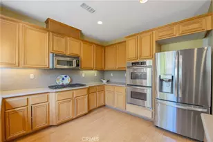 22020 Superior Ct, Saugus, CA 91390 - Photo 15