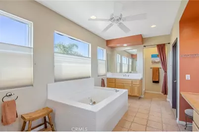 22020 Superior Court, Saugus, CA 91390 - Photo 33