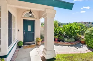 28924 Raintree Ln, Saugus, CA 91390 - Photo 11