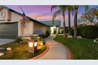 28924 Raintree Lane, Saugus, CA 91390 - Photo 3