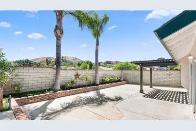 28924 Raintree Lane, Saugus, CA 91390 - Photo 39