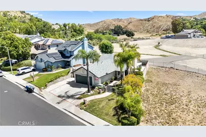 28924 Raintree Lane, Saugus, CA 91390 - Photo 43