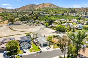 28924 Raintree Ln, Saugus, CA 91390 - Photo 41