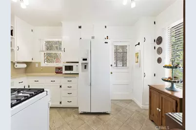 7051 Chimineas Avenue, Reseda, CA 91335 - Photo 13