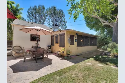 7051 Chimineas Avenue, Reseda, CA 91335 - Photo 35