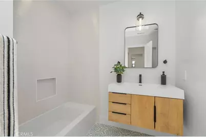 17200 Lanark Street, Lake Balboa, CA 91406 - Photo 13