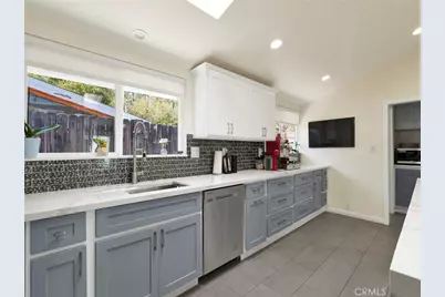 6213 Lubao, Woodland Hills, CA 91367 - Photo 13
