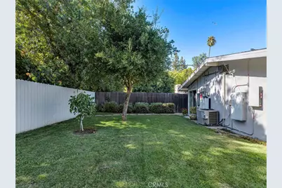 6213 Lubao, Woodland Hills, CA 91367 - Photo 37