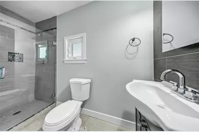 833 W 98th, Los Angeles, CA 90044 - Photo 11