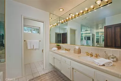 18056 Lake Encino, Encino, CA 91316 - Photo 21