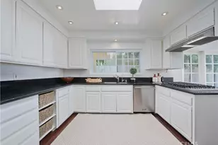 18056 Lake Encino, Encino, CA 91316 - Photo 7