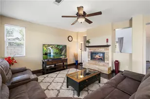 30479 Mallorca Pl, Castaic, CA 91384 - Photo 13