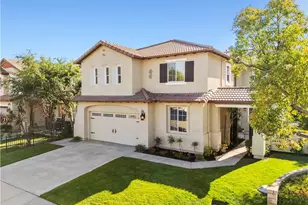 30479 Mallorca Pl, Castaic, CA 91384 - Photo 3