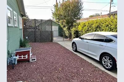 647 Harps Street, San Fernando, CA 91340 - Photo 21