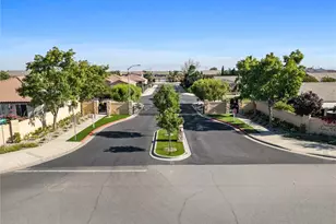 15530 Montalone Pl, Bakersfield, CA 93314 - Photo 3
