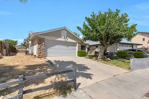 37652 Patty Ct, Palmdale, CA 93550 - Photo 9