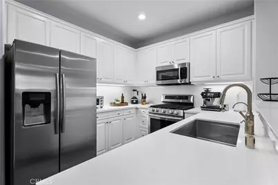 27249 Riverview Lane, Valencia, CA 91354 - Photo 17