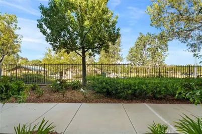 27249 Riverview Lane, Valencia, CA 91354 - Photo 3