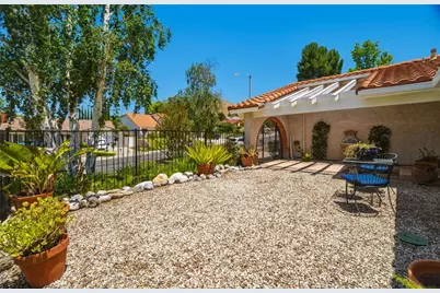 28830 Calabria Drive, Agoura Hills, CA 91301 - Photo 3