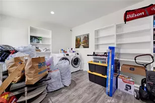 16938 Hartland St, Van Nuys, CA 91406 - Photo 37
