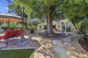 22654 Collins St, Woodland Hills, CA 91367 - Photo 19