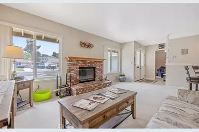 20862 Alaminos, Saugus, CA 91350 - Photo 5