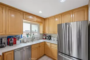 20862 Alaminos, Saugus, CA 91350 - Photo 17