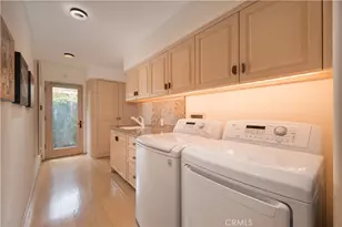 12023 Laurel Ln, Studio City, CA 91604 - Photo 23