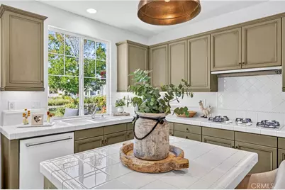 27034 Island, Valencia, CA 91355 - Photo 15