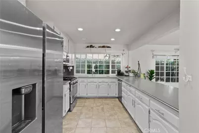 25631 Bellerive, Valencia, CA 91355 - Photo 21