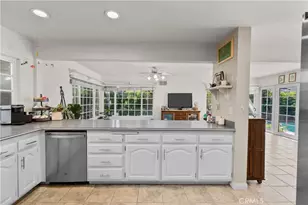 25631 Bellerive, Valencia, CA 91355 - Photo 17