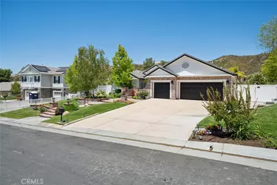 15263 Saddleback, Canyon Country, CA 91387 - Photo 3