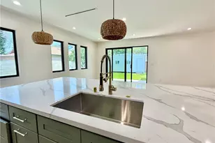 22130 Gault St, Canoga Park, CA 91303 - Photo 9