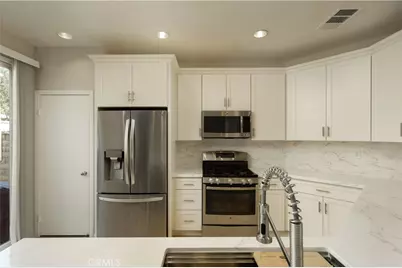 28215 Clementine Drive, Saugus, CA 91350 - Photo 5