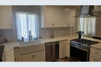 18333 Hatteras  St #68, Tarzana, CA 91356 - Photo 5