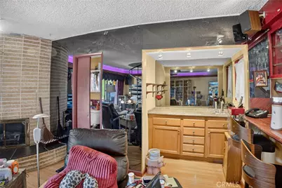 16042 Kittridge, Van Nuys, CA 91406 - Photo 9