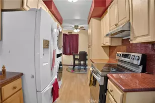 16042 Kittridge, Van Nuys, CA 91406 - Photo 11
